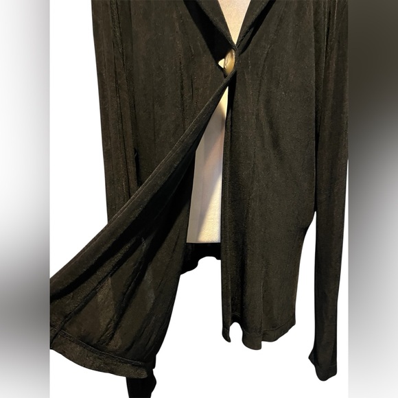 Chico's Travelers black slinky knit one-button V neck cardigan Size 1/M - Picture 7 of 14